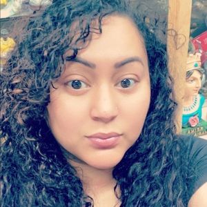 Meet your Posher, Brenda